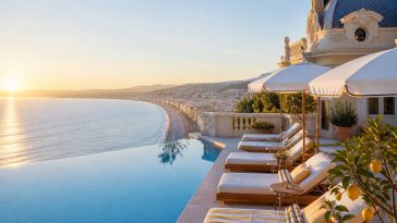 Hôtel 5 étoiles à Nice avec piscine face à la Baie des Anges